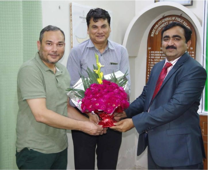 Asher meets Director General of Public Relations upon his visit to Pakistan